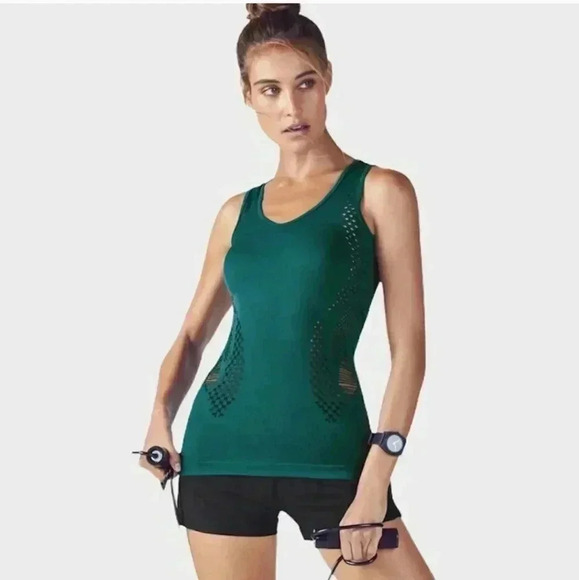 NWT Fabletics Adra Tank - Picture 1 of 8